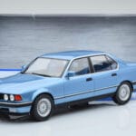 BMW 7 Series E32 730i Modra MCG 1:18 MCG18160 Kovina - image 5 of 5