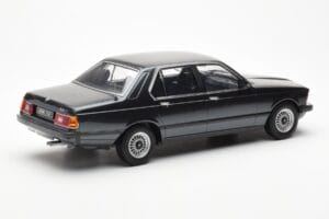 BMW 733i E23 Črn Metallic KK-Scale 1:18 KKDC180101 Kovina – slika 2 od 6