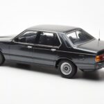 BMW 733i E23 Črn Metallic KK-Scale 1:18 - image 5 of 6