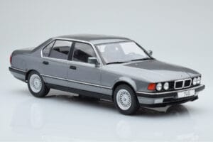 BMW 7 Series E32 740i Srebrna MCG 1:18 MCG18161 Kovina – slika 3 od 5