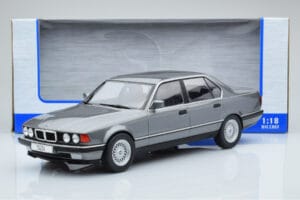 BMW 7 Series E32 740i Srebrna MCG 1:18 MCG18161 Kovina – slika 5 od 5