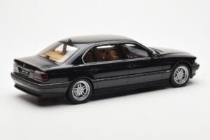 BMW 750iL E38 Črn Otto 1:18 OT609 Smola – slika 2 od 6