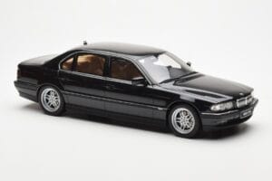 BMW 750iL E38 Črn Otto 1:18 OT609 Smola – slika 4 od 6