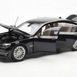 BMW 750Li F02 Facelift Carbon Črn Kyosho 1:18 - image 2 of 8
