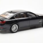 BMW 750Li F02 Facelift Carbon Črn Kyosho 1:18 - image 3 of 8
