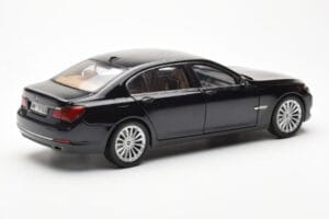 BMW 750Li F02 Facelift Carbon Črn Kyosho 1:18 08784BK Kovina – slika 3 od 8