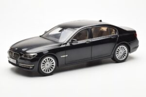 BMW 750Li F02 Facelift Carbon Črn Kyosho 1:18