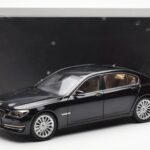 BMW 750Li F02 Facelift Carbon Črn Kyosho 1:18 - image 8 of 8