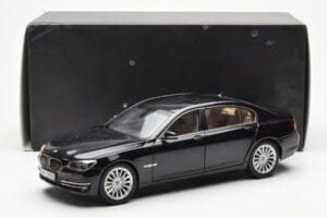 BMW 750Li F02 Facelift Carbon Črn Kyosho 1:18 08784BK Kovina – slika 8 od 8