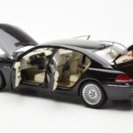 BMW 760Li E66 Črn Kyosho 1:18 - image 5 of 9