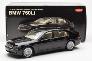 BMW 760Li E66 Črn Kyosho 1:18 08572BK Kovina – slika 9 od 9
