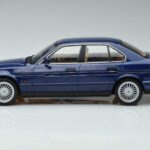 BMW Alpina B10 4.6 E34 Moder MCG 1:18 MCG18230 Kovina - image 3 of 6