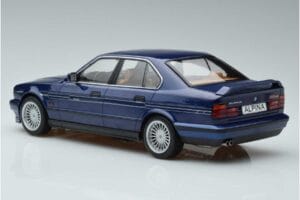 BMW Alpina B10 4.6 E34 Moder MCG 1:18 MCG18230 Kovina – slika 5 od 6