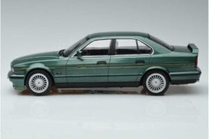 BMW Alpina B10 4.6 E34 Zelen MCG 1:18 MCG18229 Kovina – slika 3 od 6