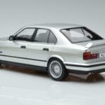 BMW Alpina B10 4.6 E34 Srebrn MCG 1:18 MCG18231 Kovina - image 5 of 5