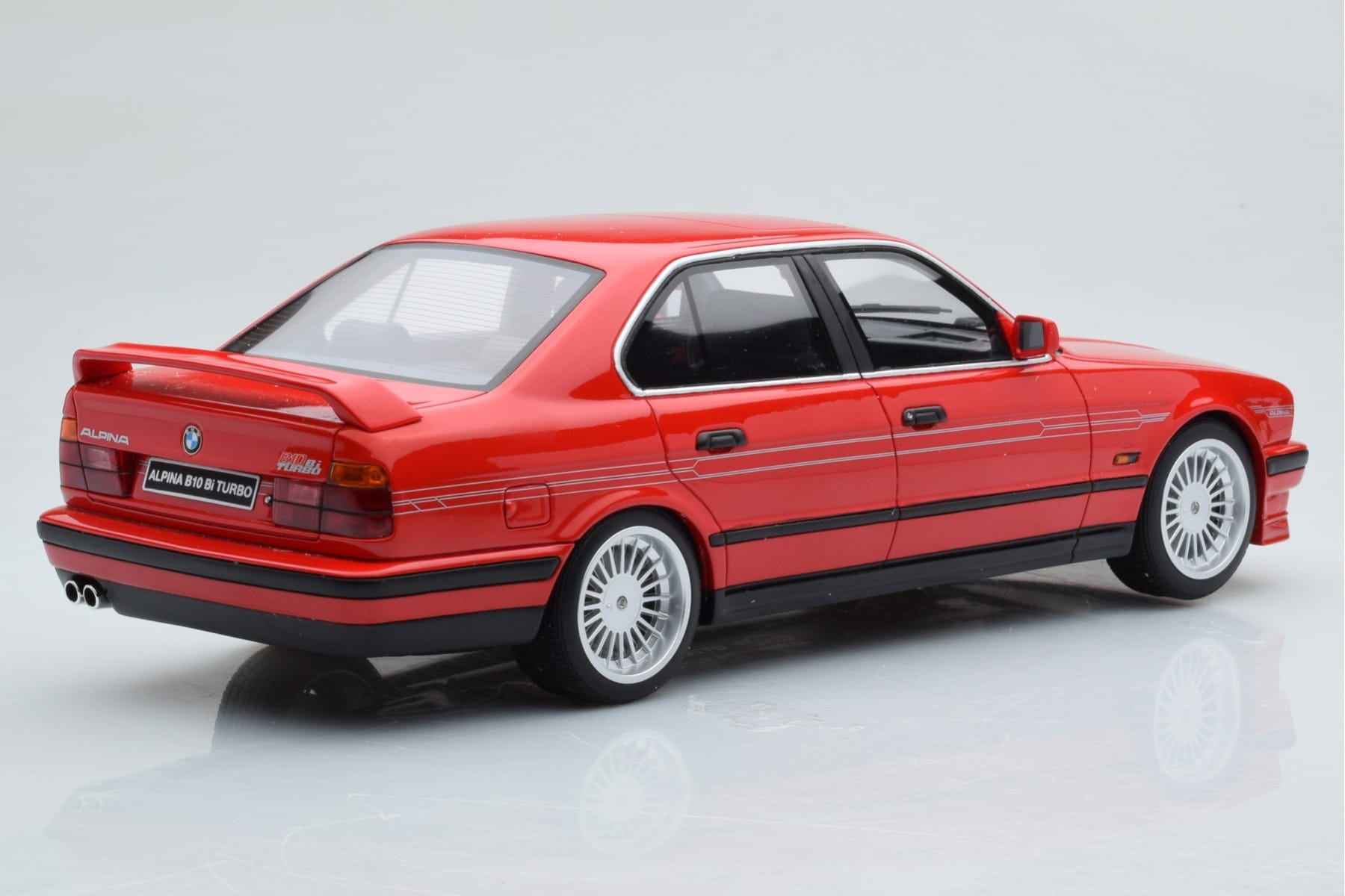 BMW Alpina B10 E34 Biturbo Rdeč Otto 1:18 OT648 Smola – slika 2 od 6