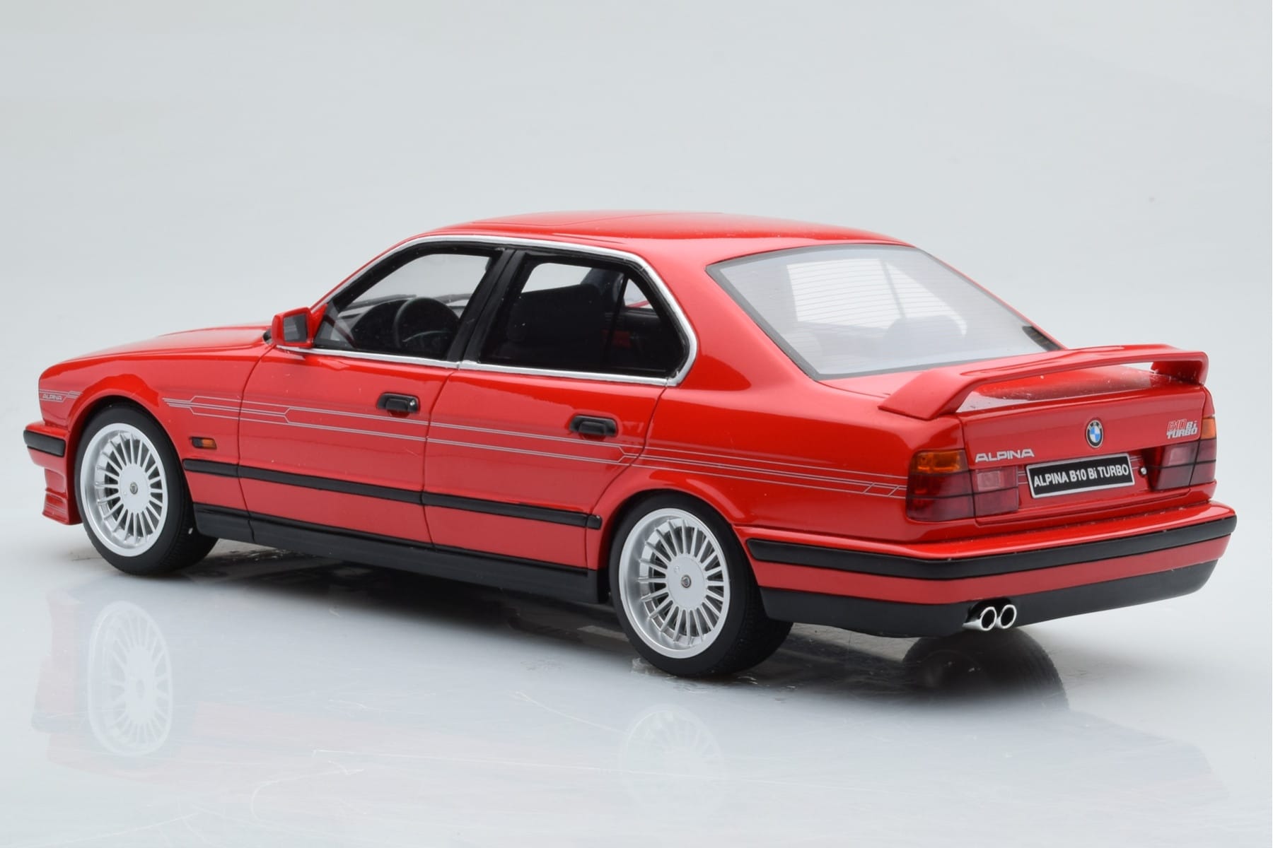 BMW Alpina B10 E34 Biturbo Rdeč Otto 1:18 OT648 Smola – slika 5 od 6