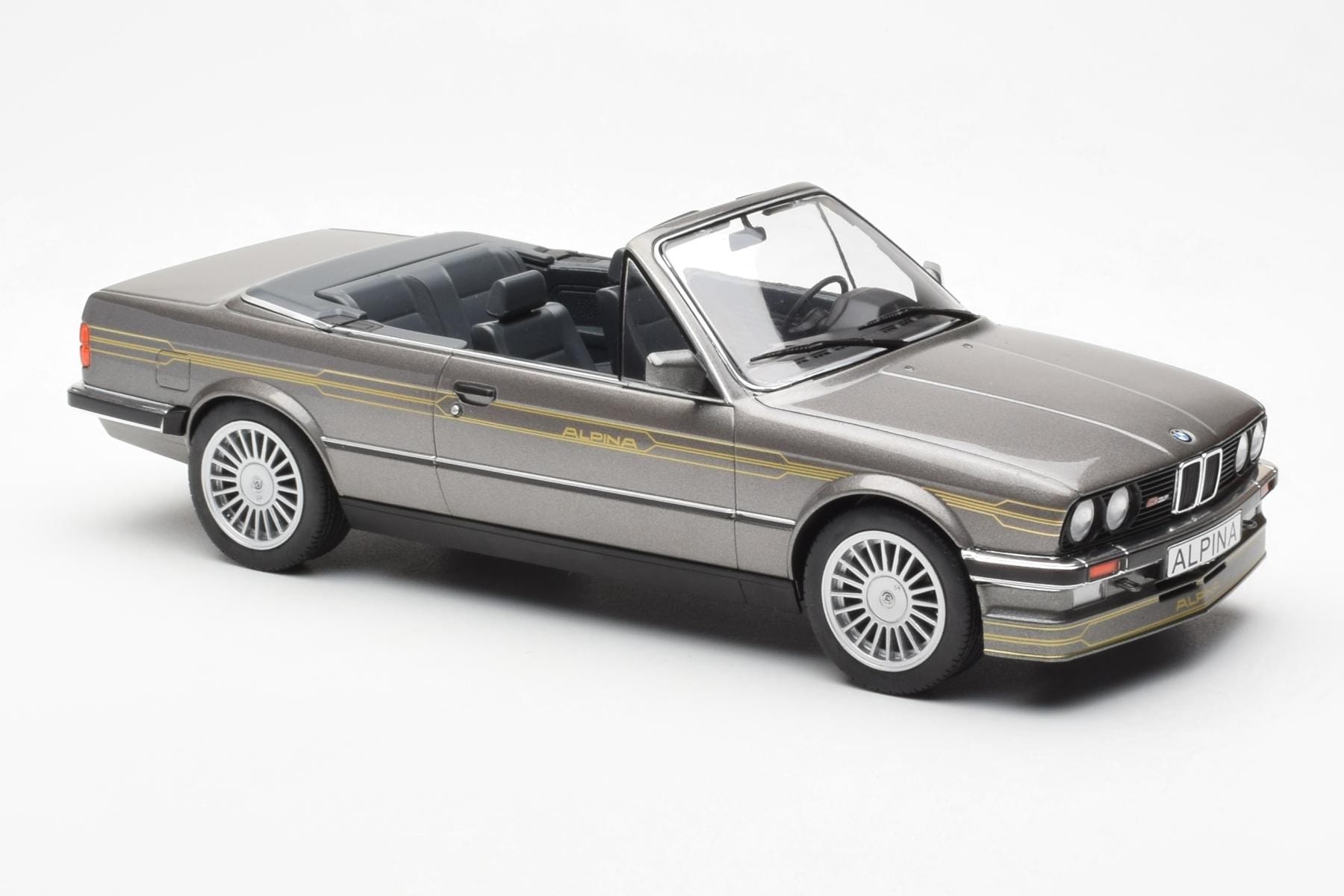 BMW Alpina C2 2.7 E30 Kabriolet Siva MCG 1:18 MCG18384 Kovina – slika 4 od 5