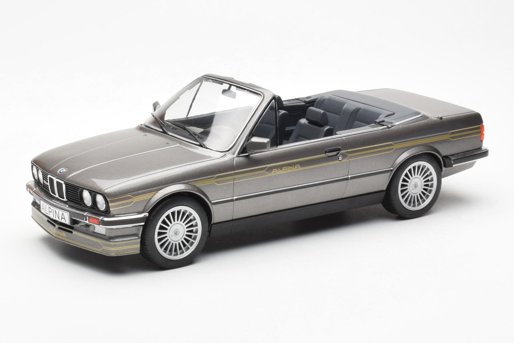 BMW Alpina C2 2.7 E30 Kabriolet Siva MCG 1:18 MCG18384 Kovina