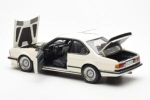 BMW M635 CSi E24 Bel Dealer Edition AUTOart 1:18 80430145829 Kovina – slika 5 od 8