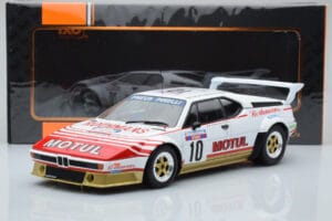BMW M1 Motul #10 B. Darniche / A. Mahe Rally Tour de Corse 1982 IXO 1:18 18RMC114 Kovina – slika 6 od 6
