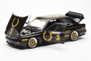 BMW M3 E30 #3 J. Richards Austrian Airlines ATCC 1987 AUTOart 1:18 88745 Kovina – slika 2 od 8
