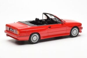 BMW M3 E30 Kabriolet Rdeč Otto 1:18 OT077 Smola – slika 2 od 6