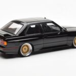 BMW M3 E30 Sport Evolution Črna Custom Wheels AUTOart 1:18 - image 3 of 8