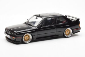 BMW M3 E30 Sport Evolution Črna Custom Wheels AUTOart 1:18