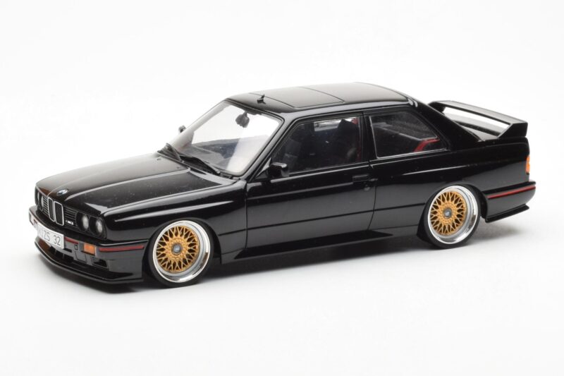 BMW M3 E30 Sport Evolution Črna Custom Wheels AUTOart 1:18