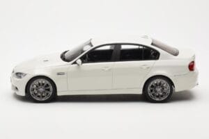 BMW M3 E90 Sedan Bel GT Spirit 1:18 GT053 Smola – slika 3 od 6