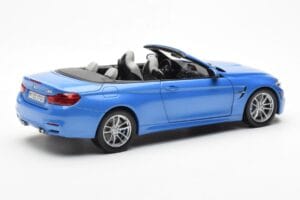 BMW M4 F83 Kabriolet Yas Marina Modra Paragon 1:18 80432339612 Kovina – slika 3 od 8