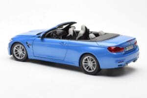 BMW M4 F83 Kabriolet Yas Marina Modra Paragon 1:18 80432339612 Kovina – slika 7 od 8