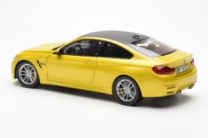 BMW M4 F82 Austin Rumen Metallic Paragon 1:18 80432339606 Kovina – slika 7 od 8