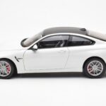 BMW M4 F82 Frozen Brilliant Bela Paragon 1:18 - image 4 of 8