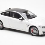 BMW M4 F82 Frozen Brilliant Bela Paragon 1:18 - image 6 of 8