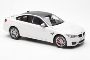 BMW M4 F82 Frozen Brilliant Bela Paragon 1:18 PA-97101 Kovina – slika 6 od 8