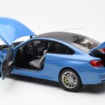 BMW M4 F82 Yas Marina Modra Paragon 1:18 - image 5 of 8