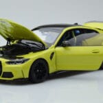 BMW M4 G82 Rumen Dealerska Izdaja Minichamps 1:18 - image 2 of 8