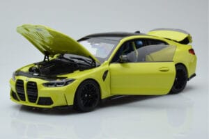 BMW M4 G82 Rumen Dealerska Izdaja Minichamps 1:18 80435A51949 Kovina – slika 2 od 8