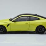 BMW M4 G82 Rumen Dealerska Izdaja Minichamps 1:18 - image 4 of 8
