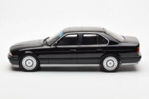BMW M5 E34 Črn Otto 1:18 OT690 Smola – slika 3 od 6