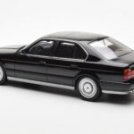 BMW M5 E34 Črn Otto 1:18 - image 5 of 6