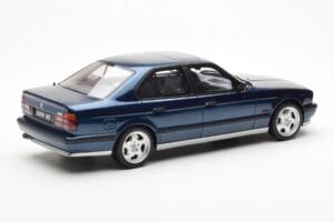 BMW M5 E34 Modra Metallic Otto 1:18 OT576 Smola – slika 2 od 6