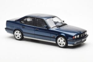 BMW M5 E34 Modra Metallic Otto 1:18 OT576 Smola – slika 4 od 6