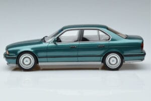 BMW M5 E34 Cecotto Edition Zelen Otto 1:18 OT968 Smola – slika 3 od 6