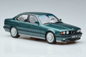 BMW M5 E34 Cecotto Edition Zelen Otto 1:18 OT968 Smola – slika 4 od 6