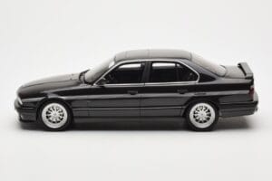 BMW M5 E34 Hartge H5 V12 Diamond Črn Metallic Otto 1:18 OT362 Smola – slika 3 od 6