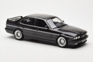 BMW M5 E34 Hartge H5 V12 Diamond Črn Metallic Otto 1:18 OT362 Smola – slika 4 od 6