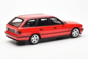 BMW M5 E34 Touring Rdeč Otto 1:18 OT951 Smola – slika 2 od 6